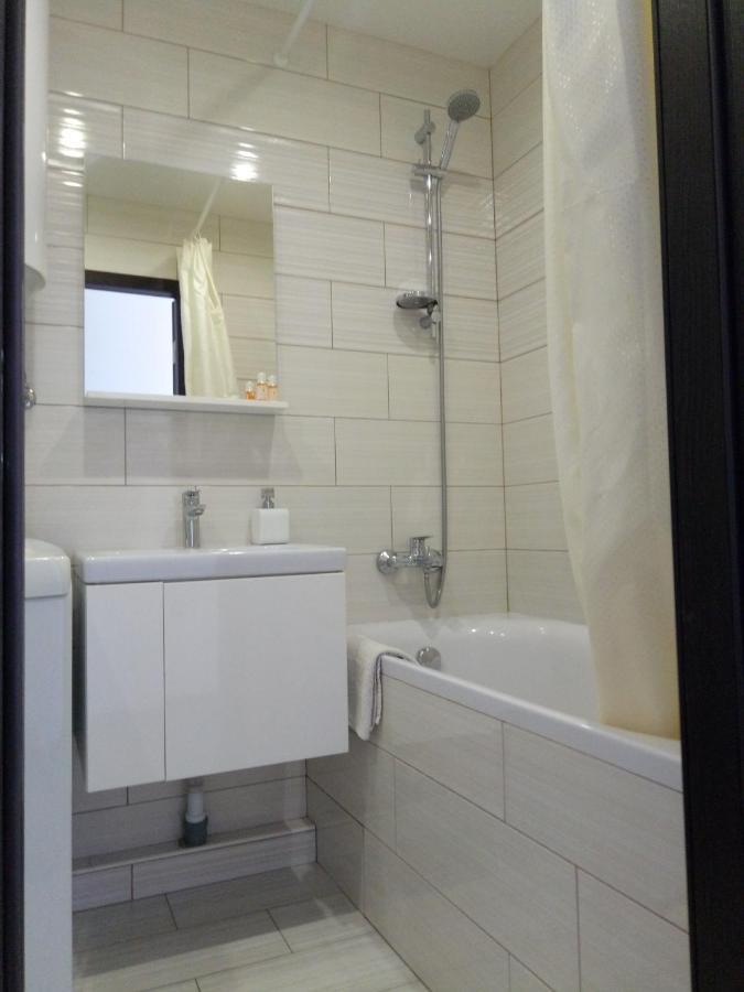 On Klochkovskaya 152a